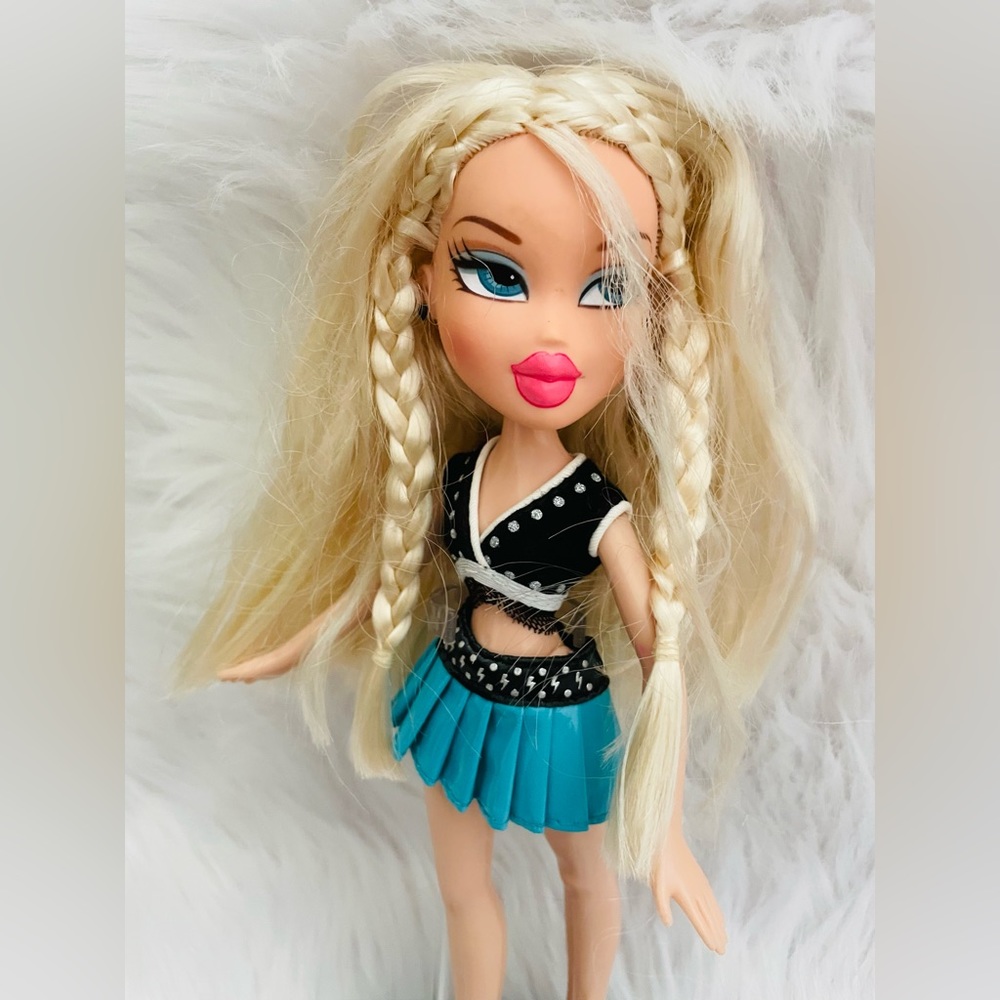 Bratz  cheerleader Cloe